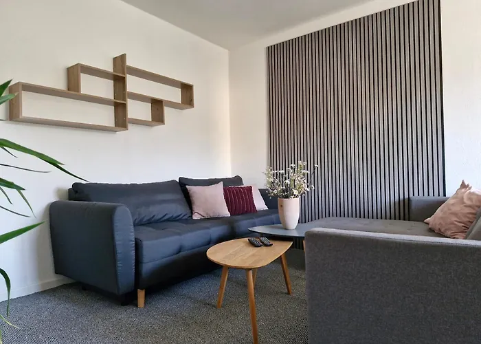 Ferienhaus mit Sauna und Balkon nahe Park Sanssouci